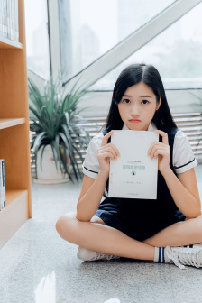 穿进各种综艺上被NPC哭的小说